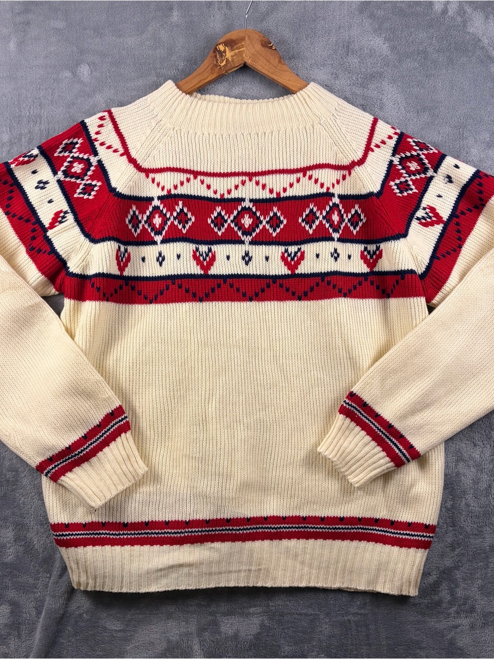 Men's Vintage J.C. Pennys Cream Acrylic Fair Isle Sweater Aztec Pattern XL